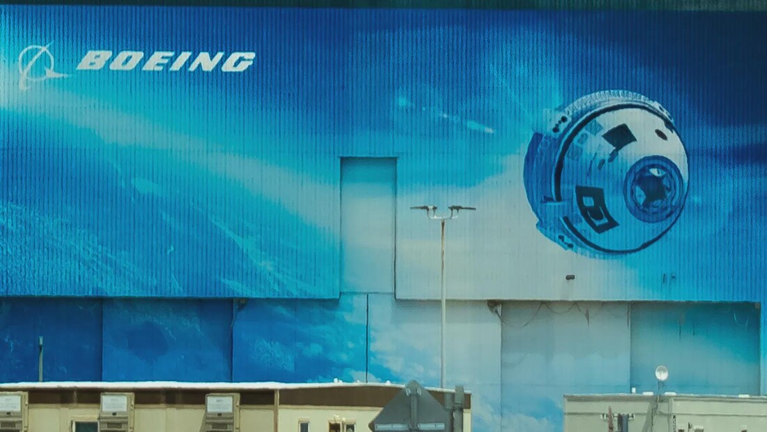 Boeing-Starliner-building-at-Kennedy-Space-Center-in-Florida.jpg