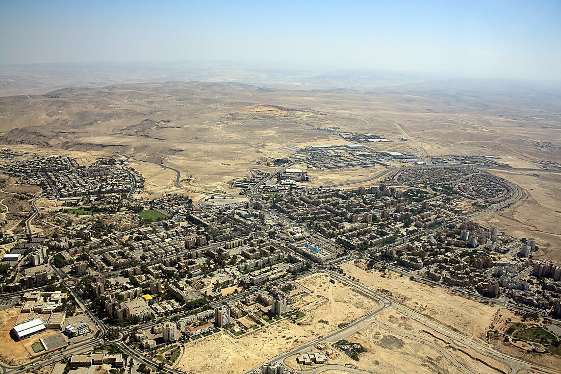 WikiAir_IL-13-06_015_-_Arad.JPG