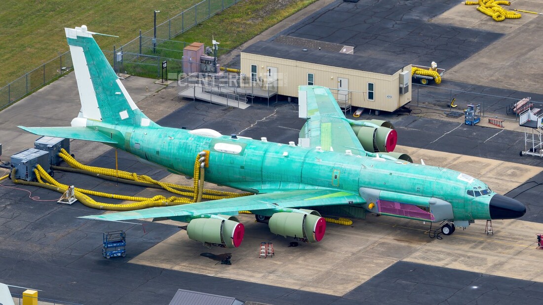 rc-135-caught-nake-in-texas (1).jpg