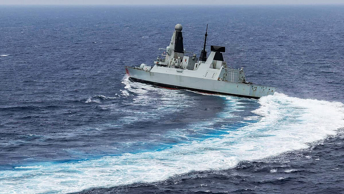 Royal-Navy-Drone-ships-for-destroyer (1) (1).jpg